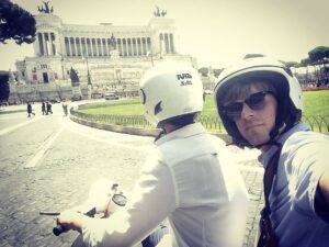 Vespa Tour Rome Piazza venezia